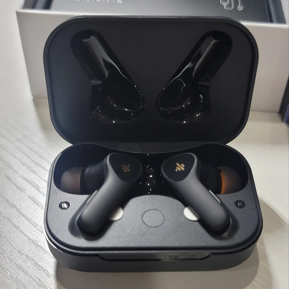 N/A these earbuds